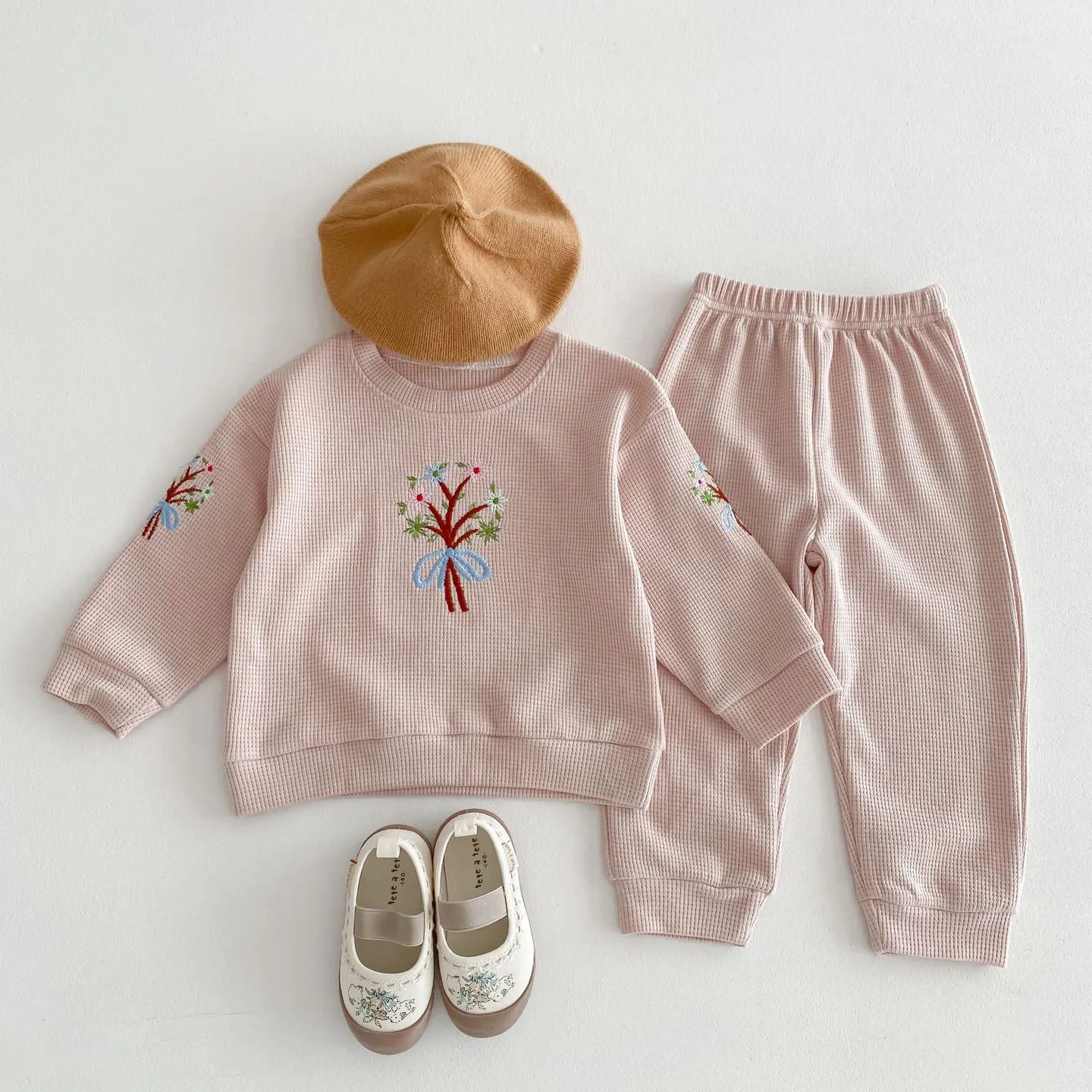 2 Pieces Set Baby Kid Girls Flower Embroidered Tops And Solid Color Pants Wholesale 240111105